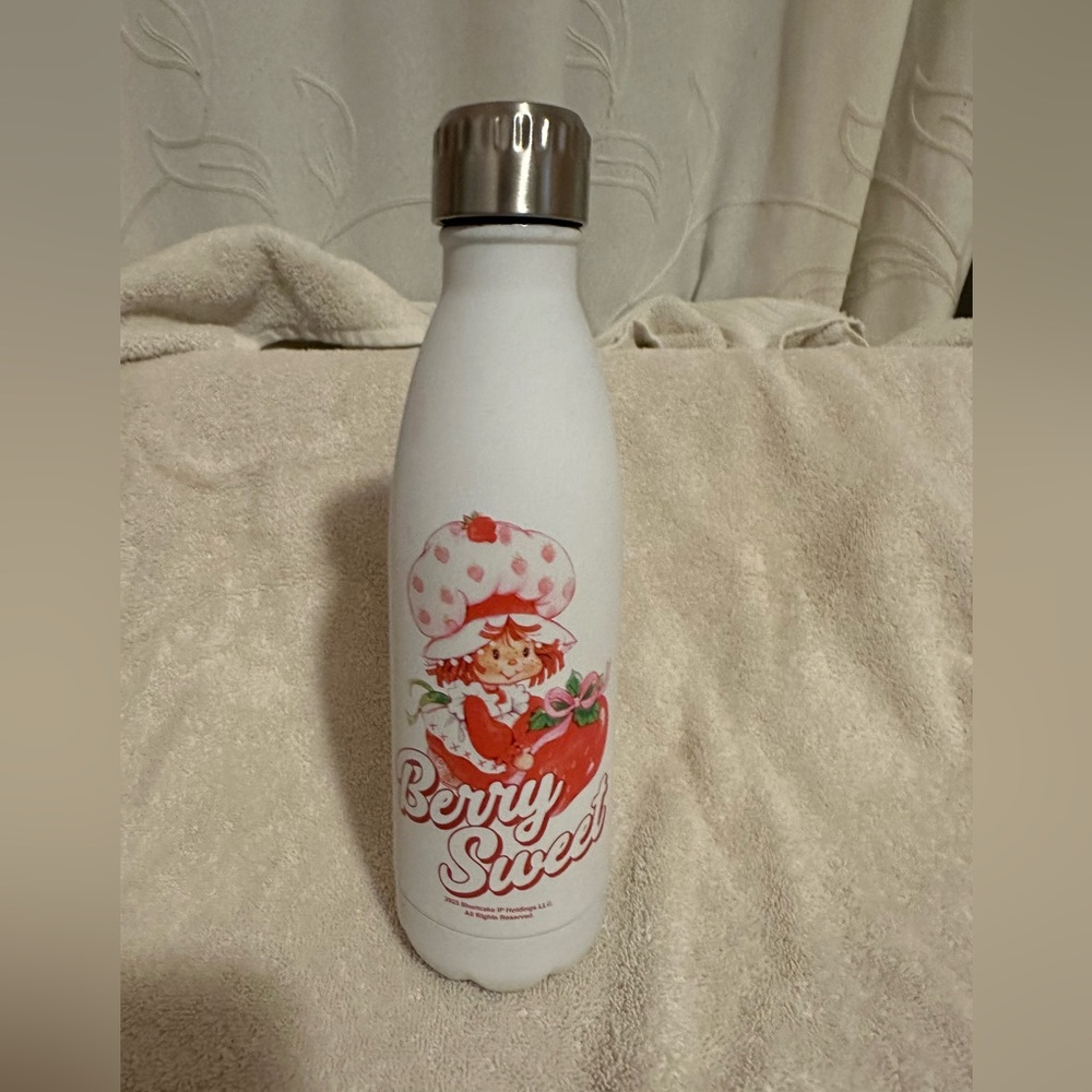 Strawberry shortcake bottle